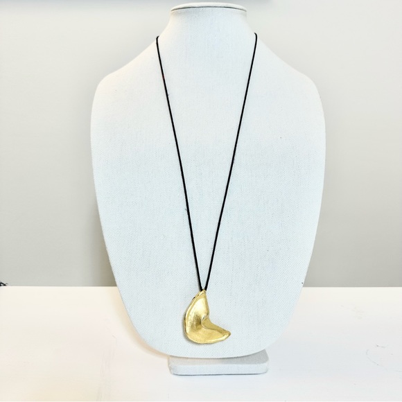 Miriam Haskell Fortune Cookie Pendant - Picture 1 of 6